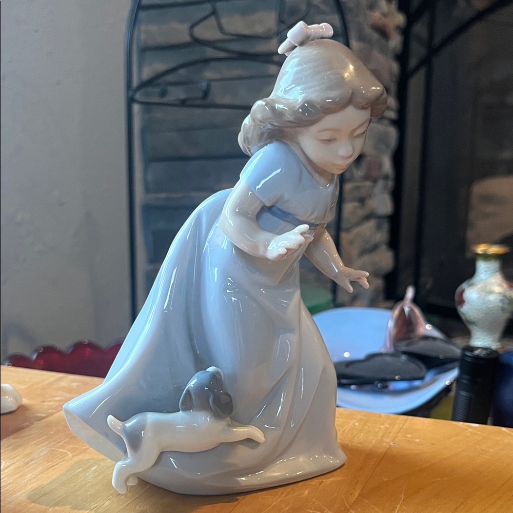 NAO LLadro porcelain figurine "Girl Running with Puppy" (#1027)